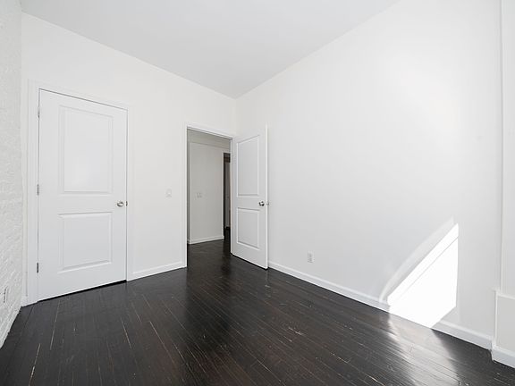 4th image of 125 E 30th St #4X