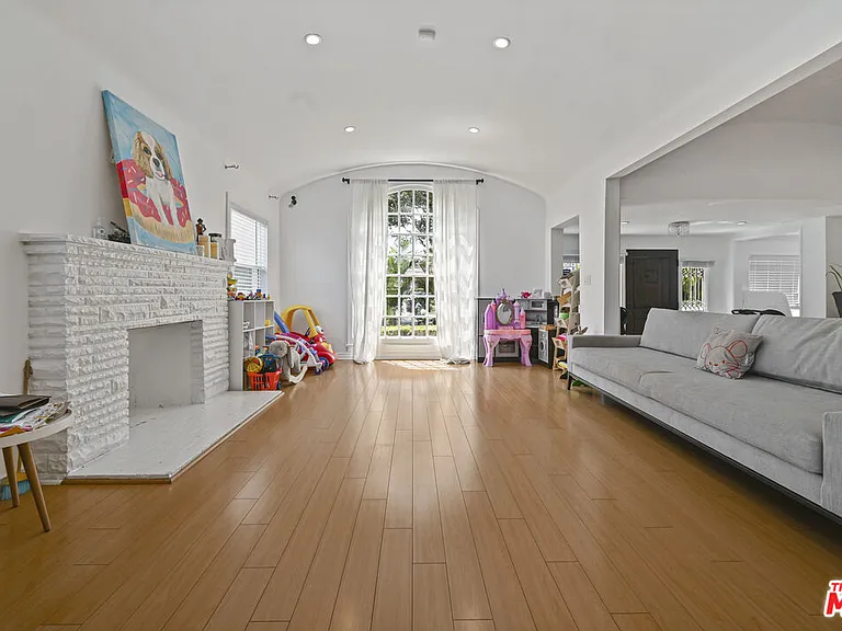 232 S Crescent Dr — Photo 7