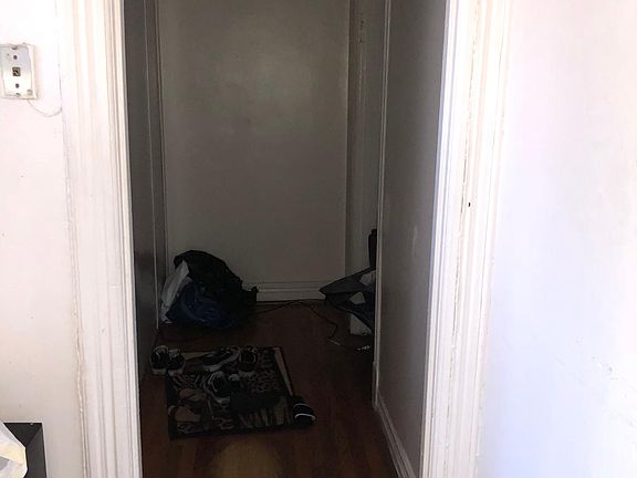 5th image of 397 Hudson Ave #2
