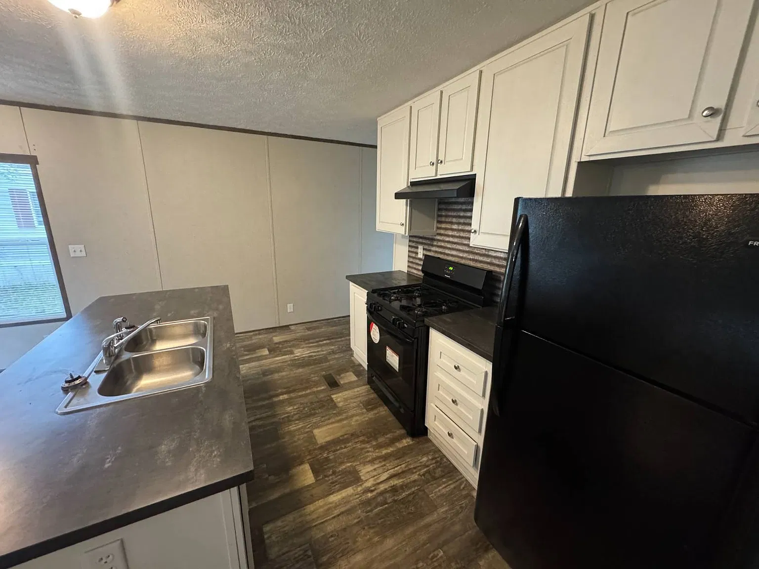 3 bed, 2.0 bath, 1152 sqft, $1,450 — Photo 4