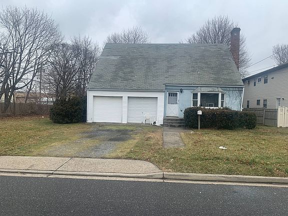 5th image of 3461 Locust Ave