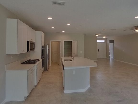5th image of 2535 Firethorn Ave