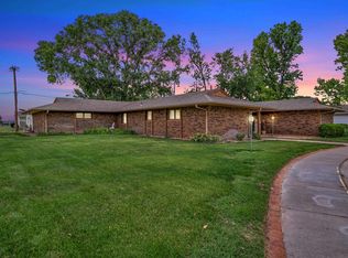 14 Paseo Pl, Hutchinson, KS 67502