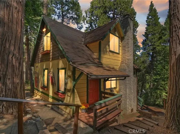 23718 Scenic Dr, Crestline, CA 92325