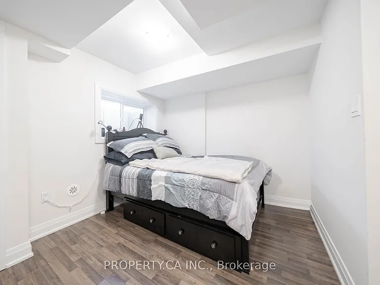 1776 A Lawrence Ave W #1 — Photo 9