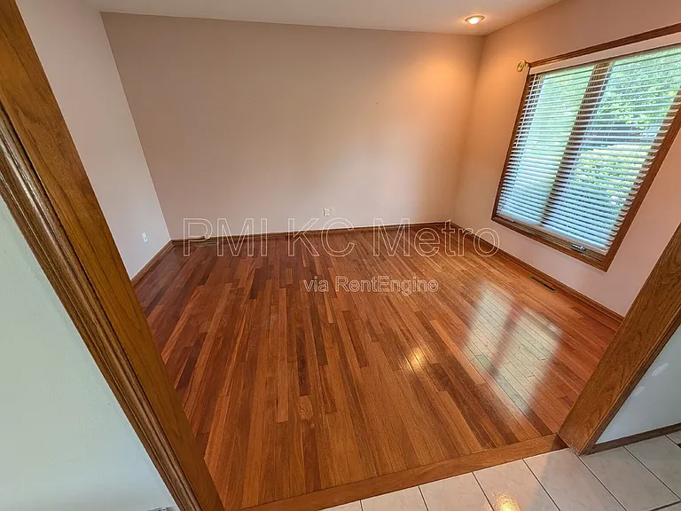 3905 SW 14th St — Photo 11