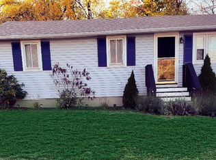 11 Model Ave, Warwick, RI 02889