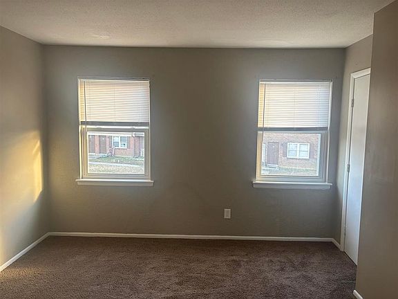 5th image of 2916 Veach Rd