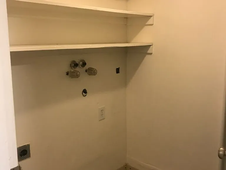 655 S 1000 W — Photo 5