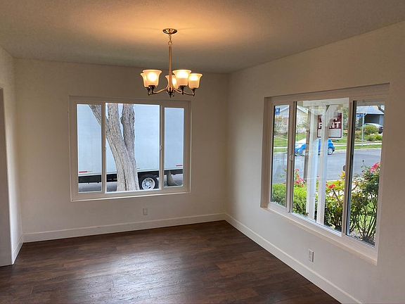 3rd image of 10100 Whitaker Ave