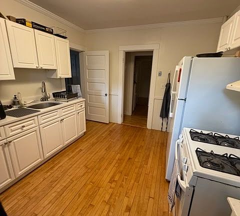 4th image of 15 Centre St #14-B