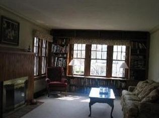 922 Santa Rosa Ave, Wheaton, IL 60187