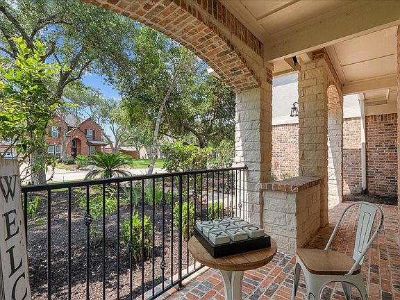3rd image of 5214 Blue Cypress Ln