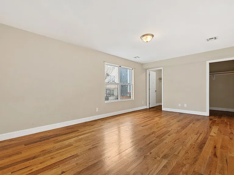 280 S 20th St #2 — Photo 19