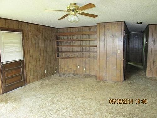 3rd image of 222 W Lee St