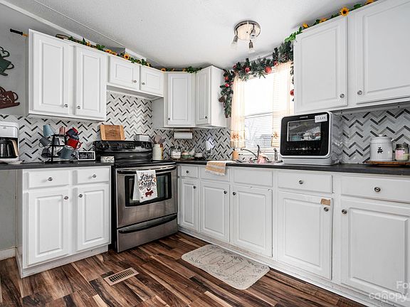 5th image of 4782 Briar Ct