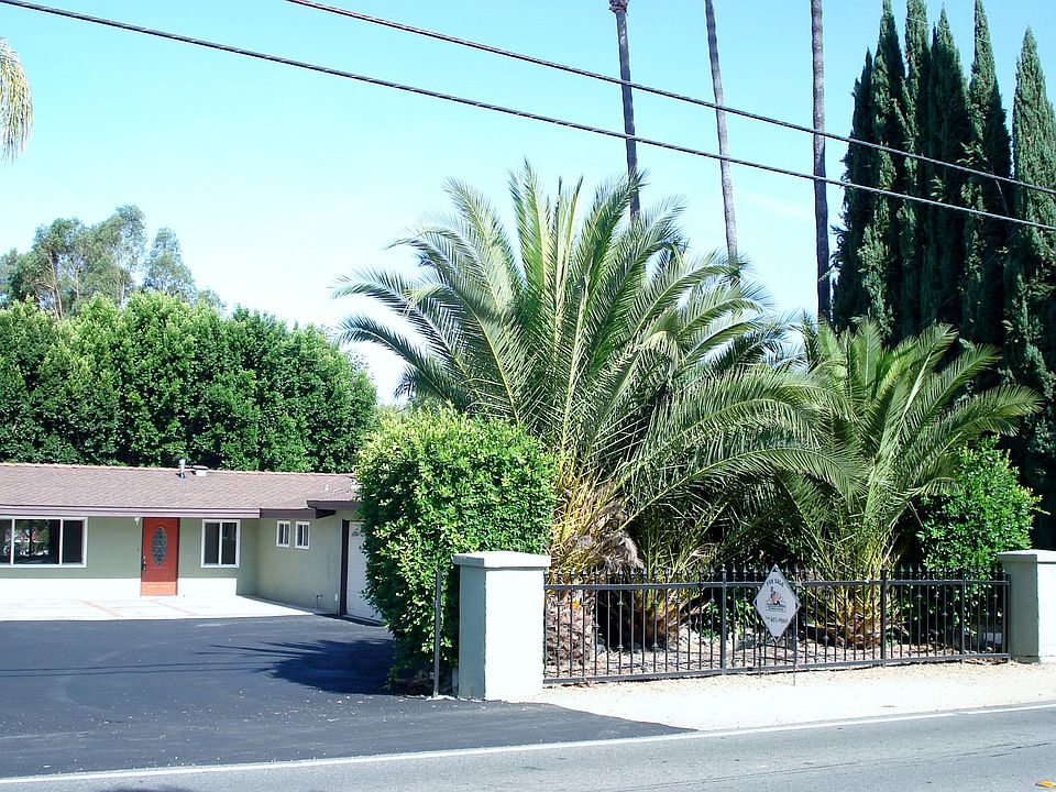 2nd image of 1535 Foothill Dr