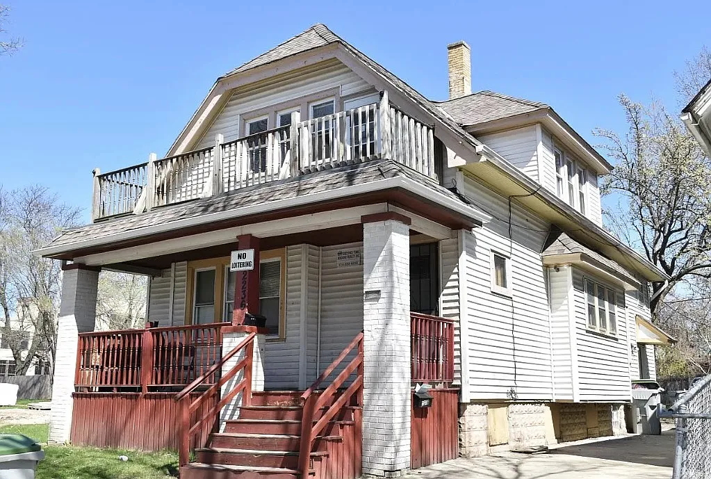 Duplex in Milwaukee — Photo 1