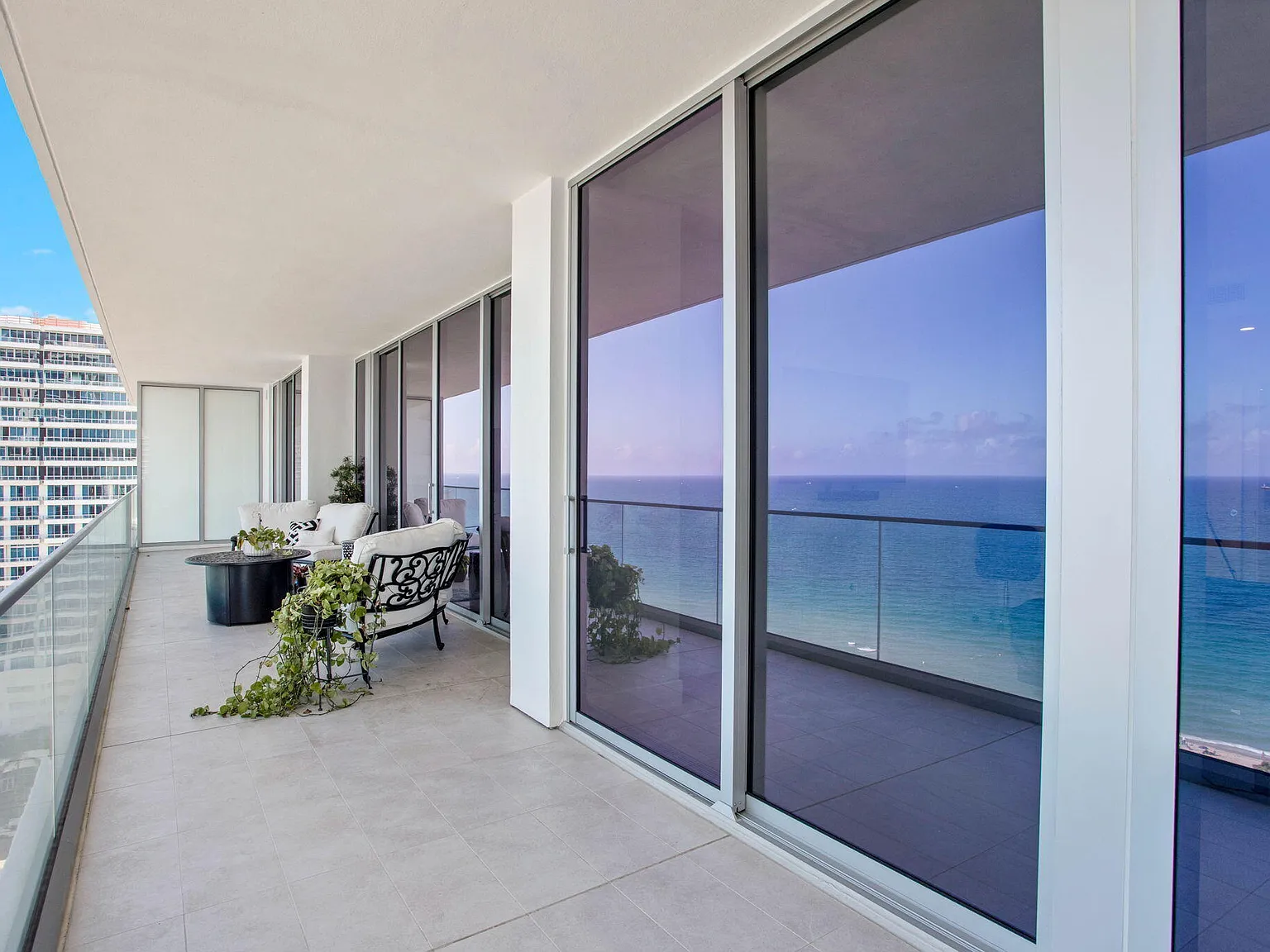 2 bed, 3.5 bath, 2395 sqft, $15,500 — Photo 4