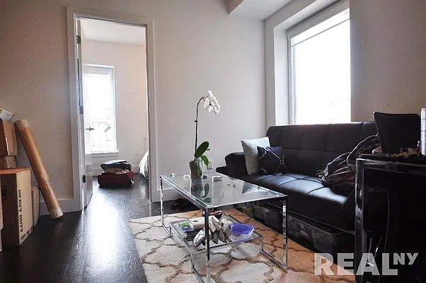 Rented by REAL New York | media 15
