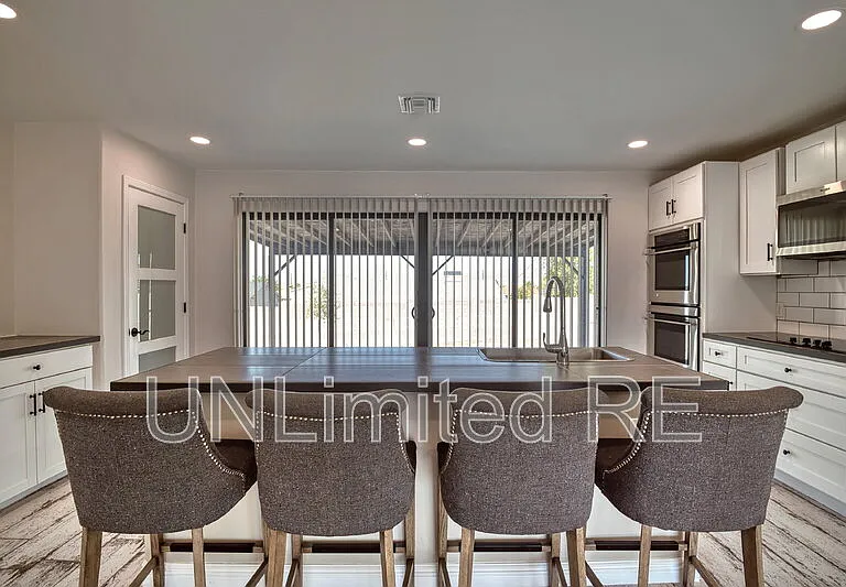 1435 Beefeater Dr — Photo 8