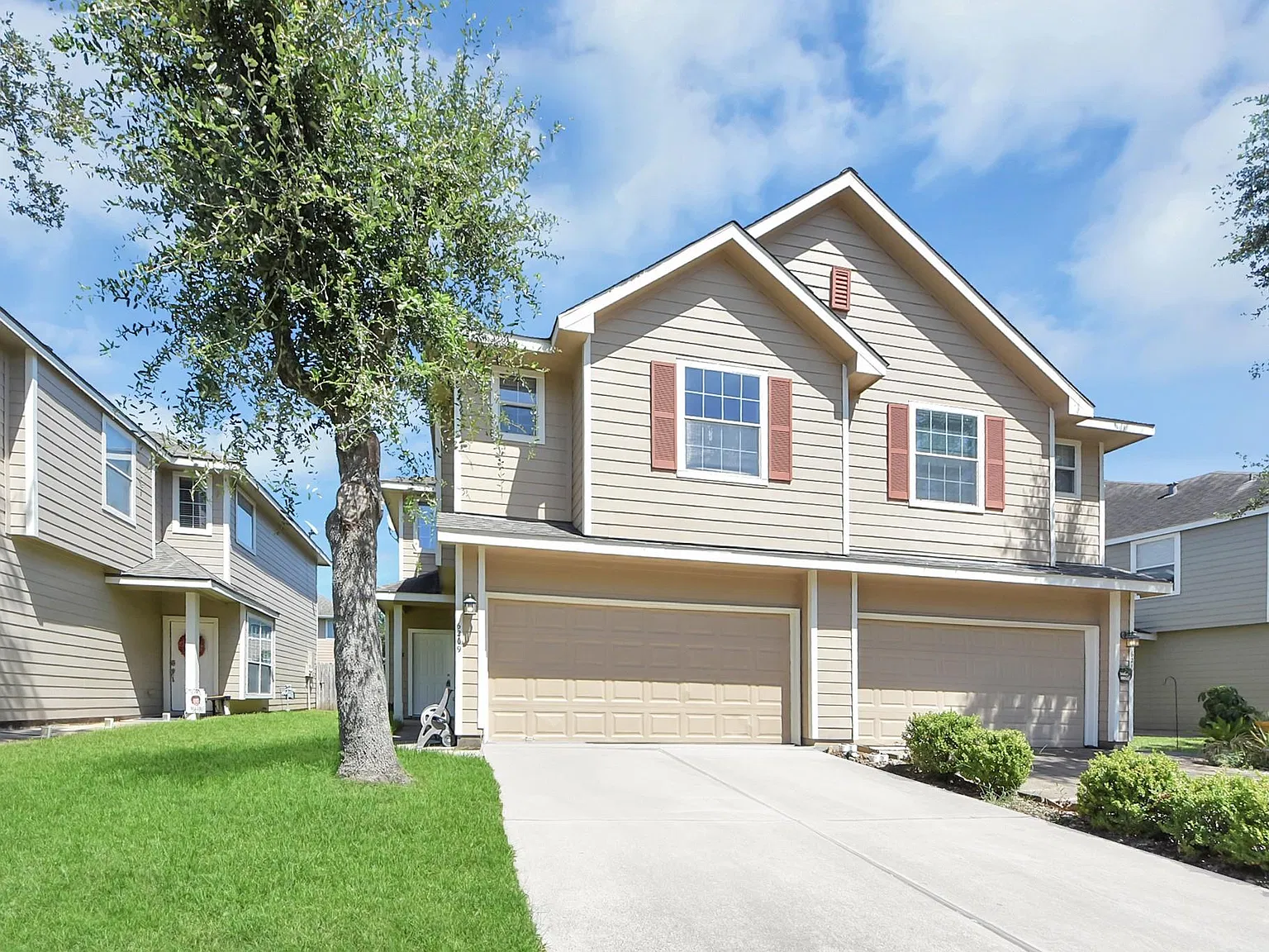 3 bed, 2.5 bath, 1713 sqft, $2,100 — Photo 3