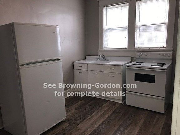 3rd image of 1517 Bernard Ave #C