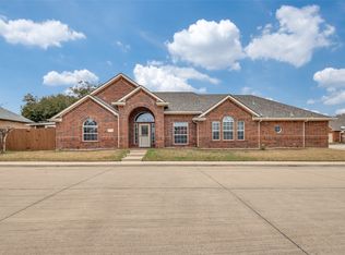 2625 Britany Cir, Bedford, TX 76022