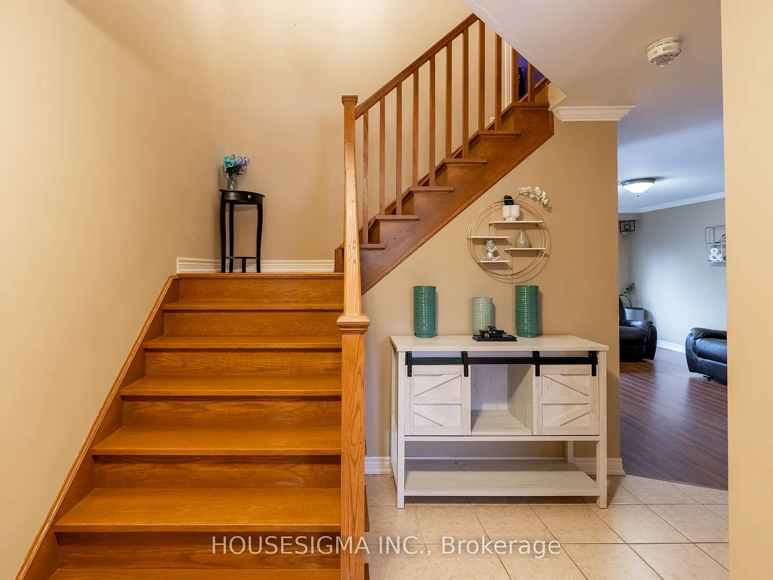 3 bed, $2,400 — Photo 2