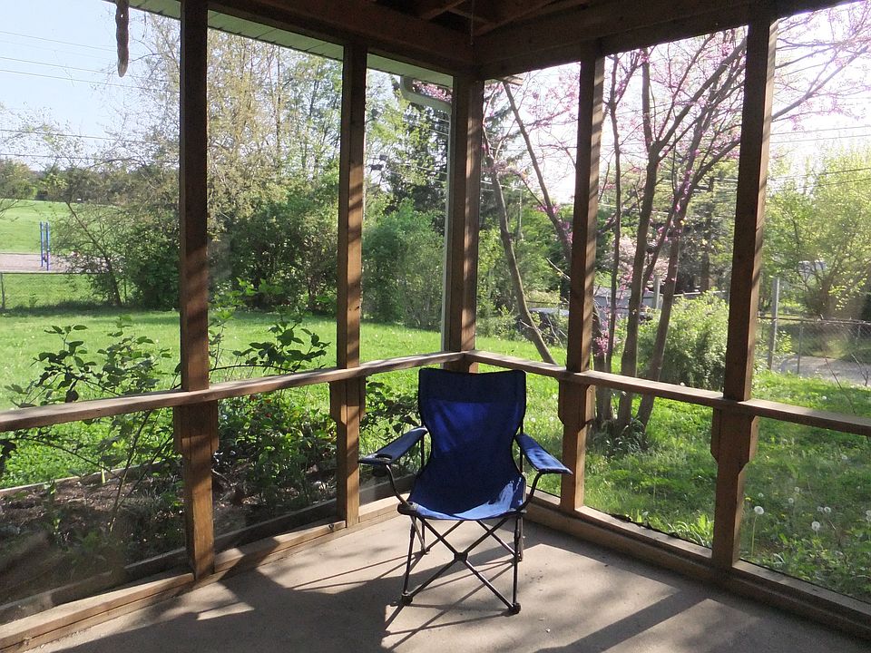 screened back porch