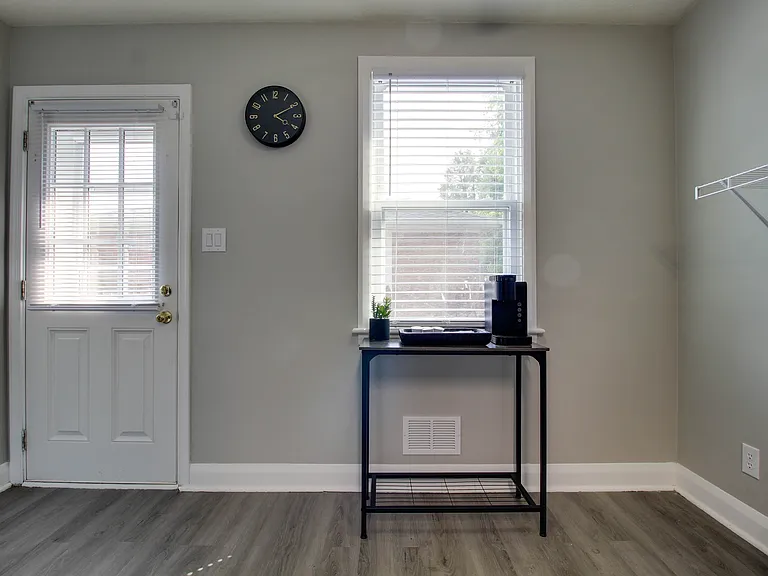 5019 Oxford St — Photo 4