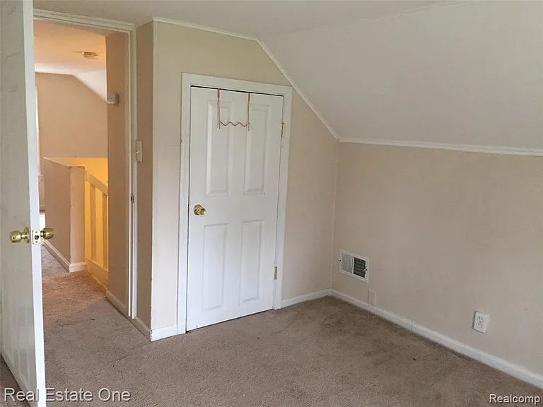 21380 Seminole St — Photo 10