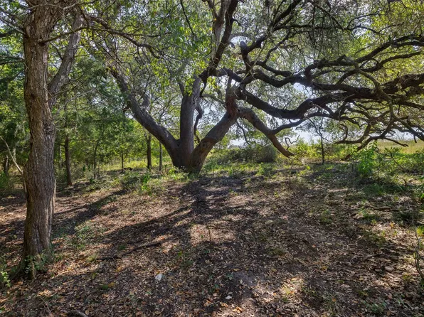 Roznov Rd, Fayetteville, TX 78940