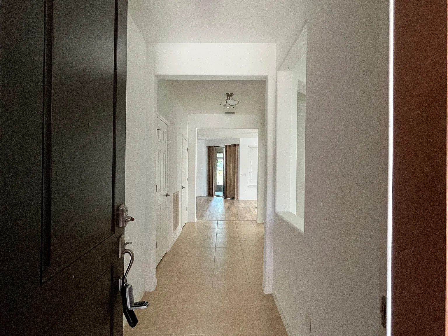 2 bed, 1956 sqft, $3,800 — Photo 2