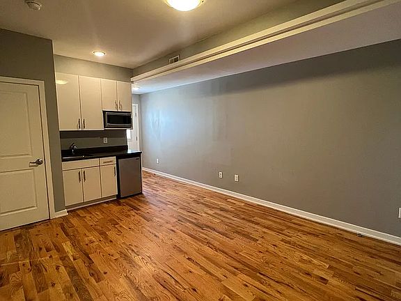 2nd image of 535 N Budd St #B2b