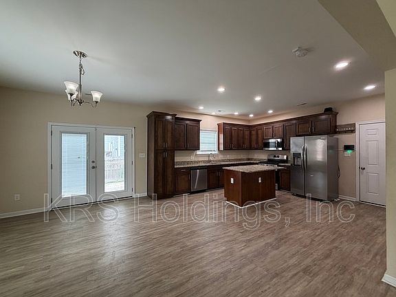 3rd image of 167 Settlers Landing Rd