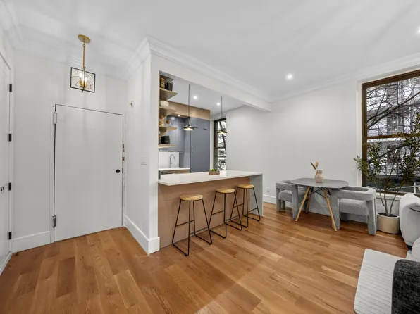 636 Warren Street image 5 of 16