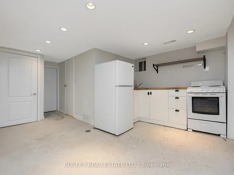 16 Hallam St #BASEMENT — Photo 5