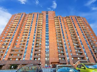 90 Ling Rd #1505, Toronto, ON M1E4Y3