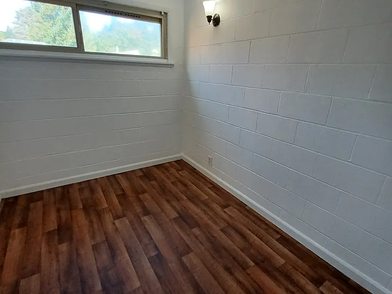 University View Apartments — Photo 8