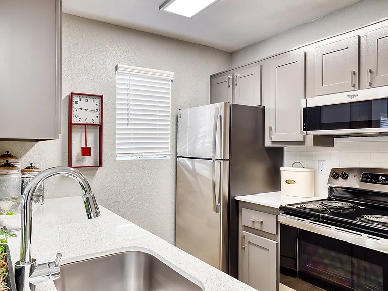 Jerome Apartments — Photo 2