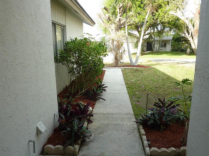 1st image of 6076 Strawberry Lakes Cir