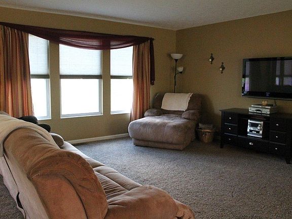 3rd image of 1768 Greentree Meadows Dr