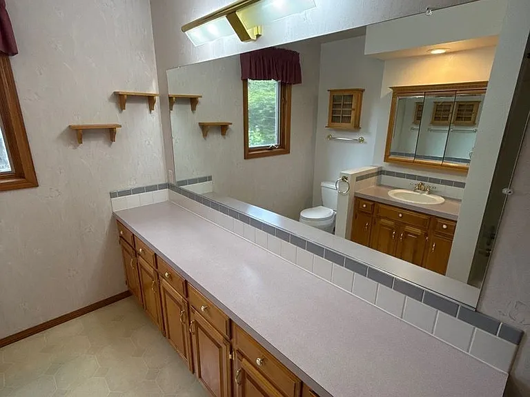 460 SE Conifer Pl — Photo 22
