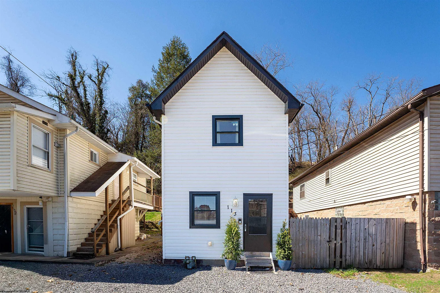113 Tower Ln photo 1