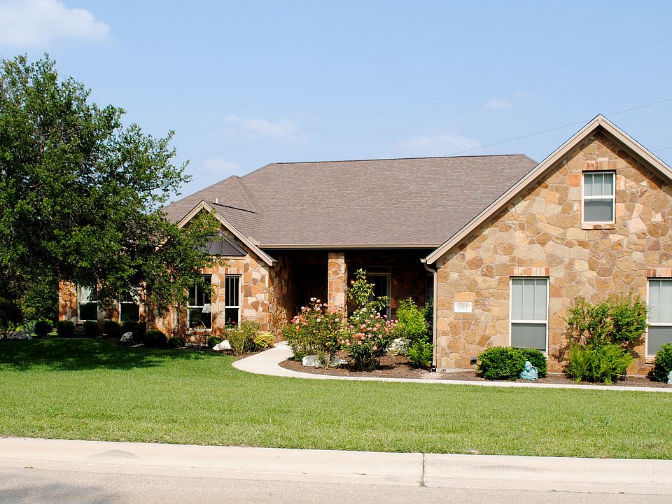 1st image of 604 Cliff Dr