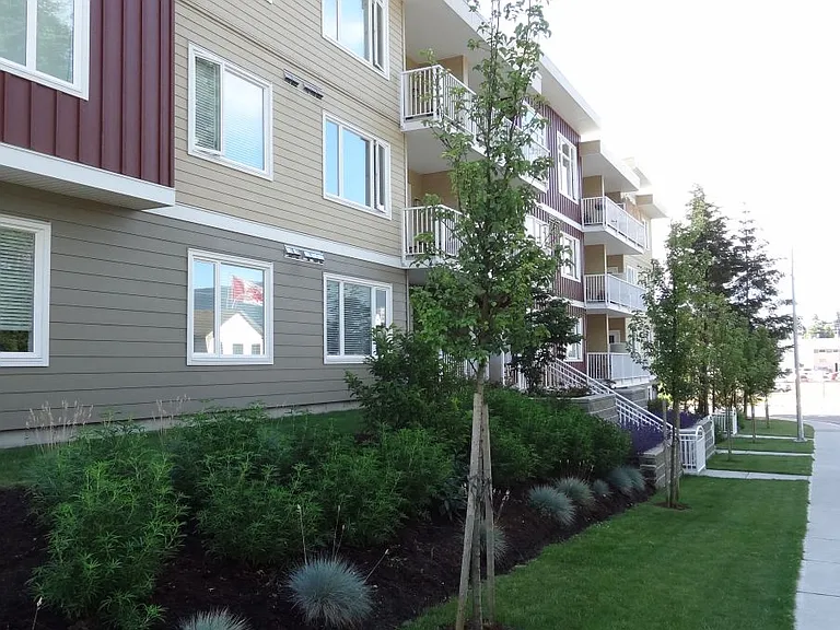 3701 Country Club Dr #101 — Photo 2