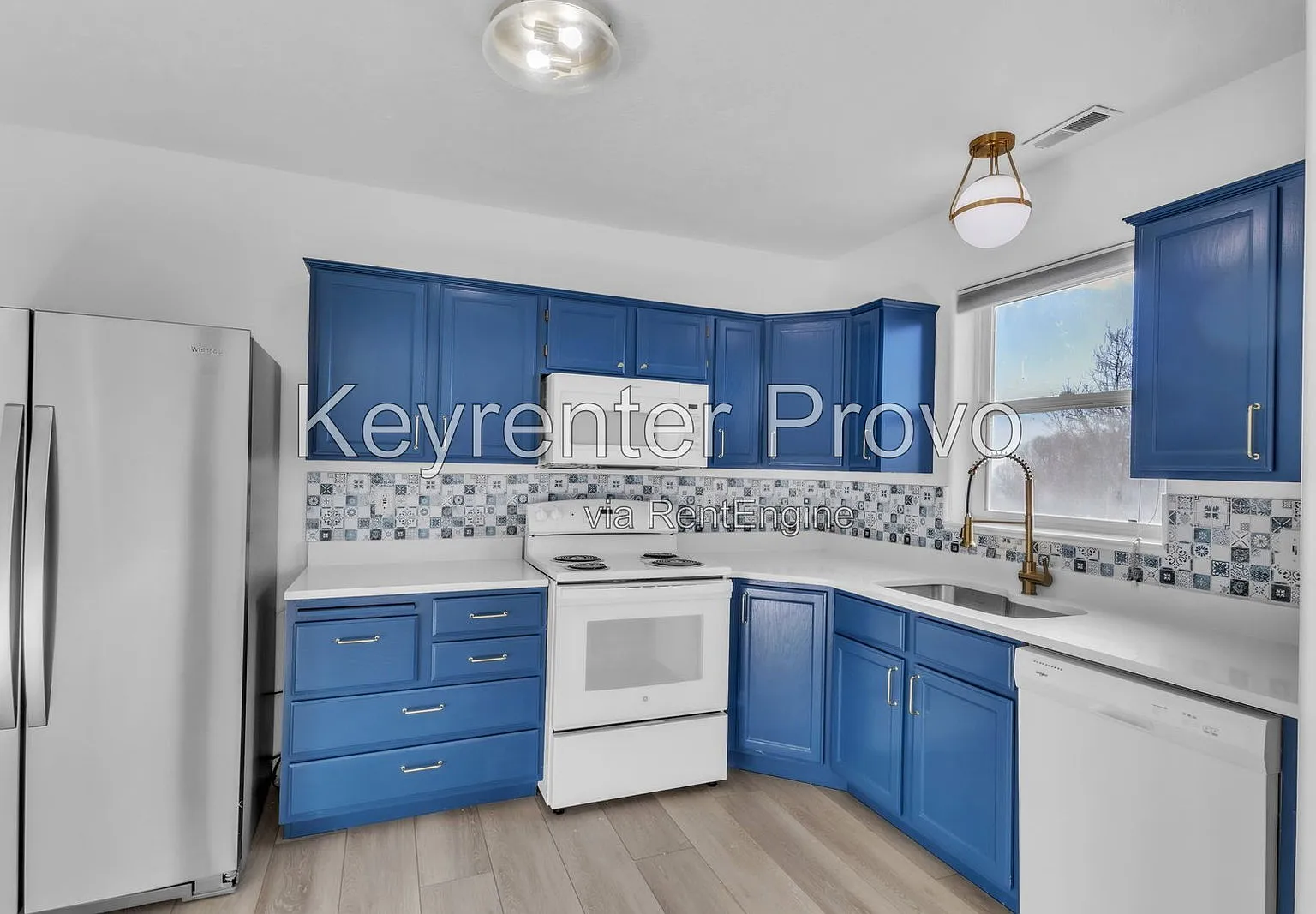 4 bed, 5.0 bath, 3996 sqft, $3,200 — Photo 4