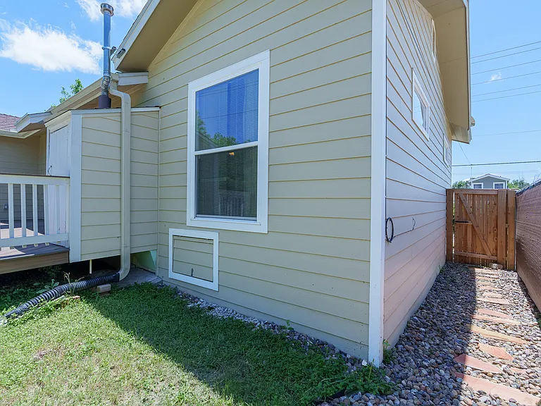 219 Colton Dr — Photo 20