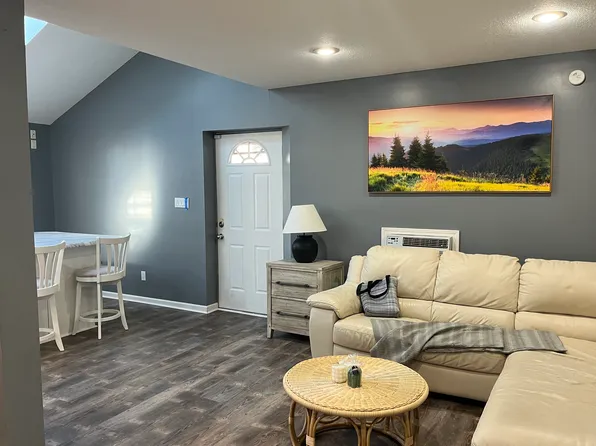 4742 Falmouth St, Roeland Park, KS 66205